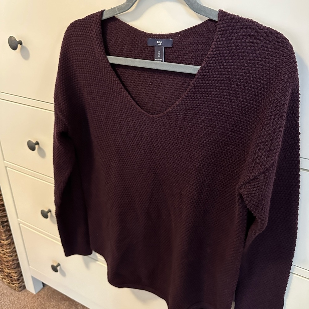 Gap Women’s V Neck Sweater